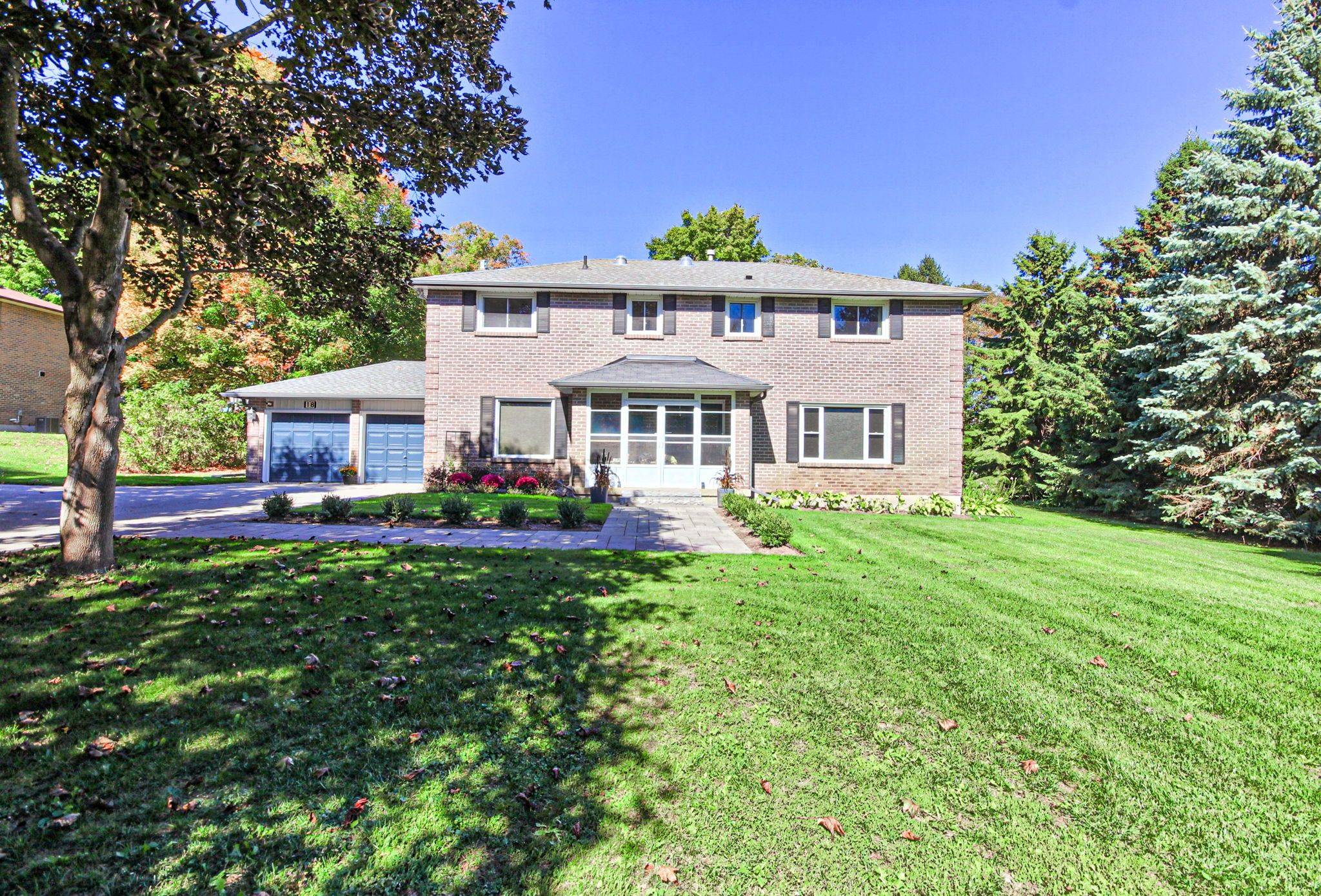 East Gwillimbury, ON L0G 1R0,18 Testa ST