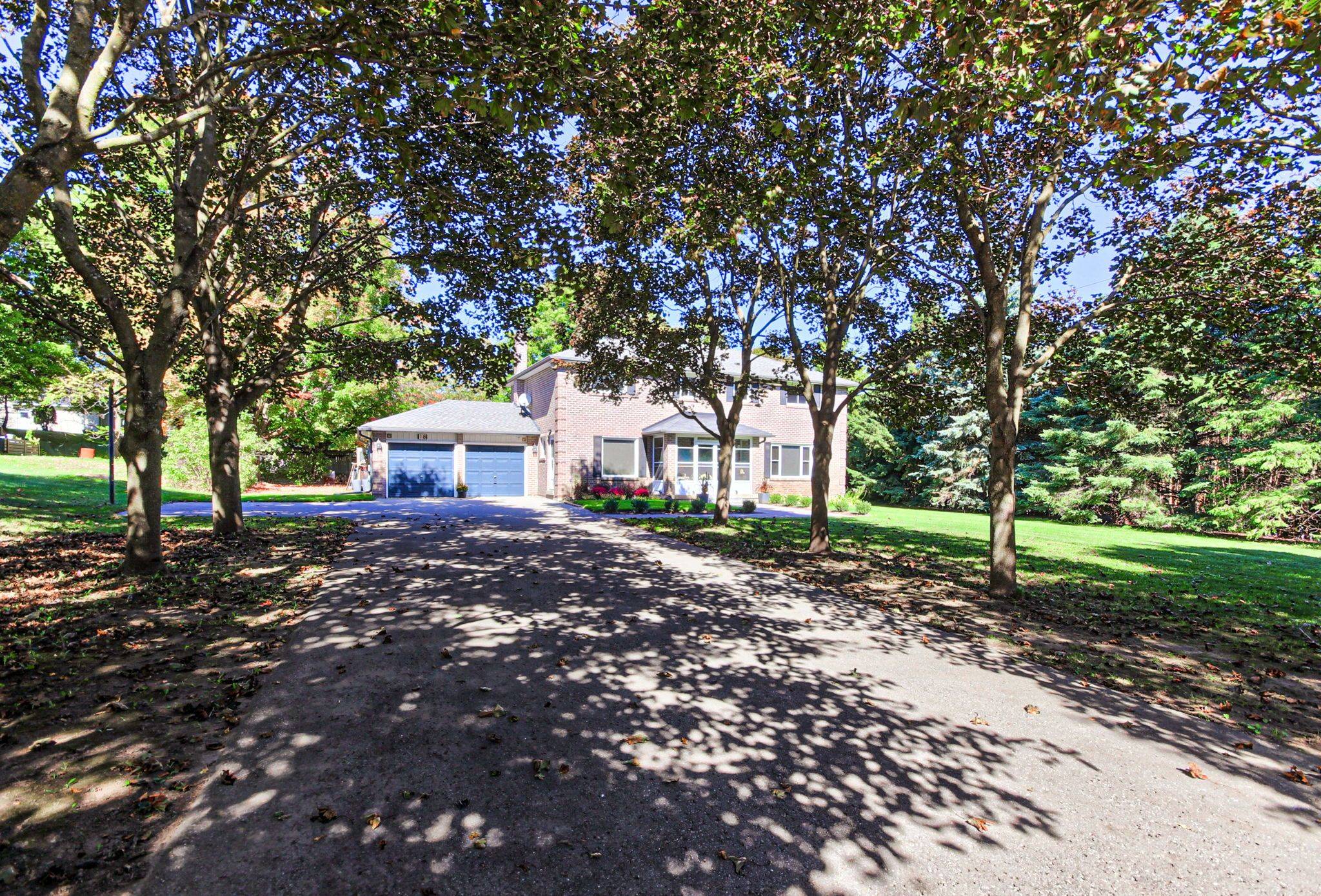 East Gwillimbury, ON L0G 1R0,18 Testa ST