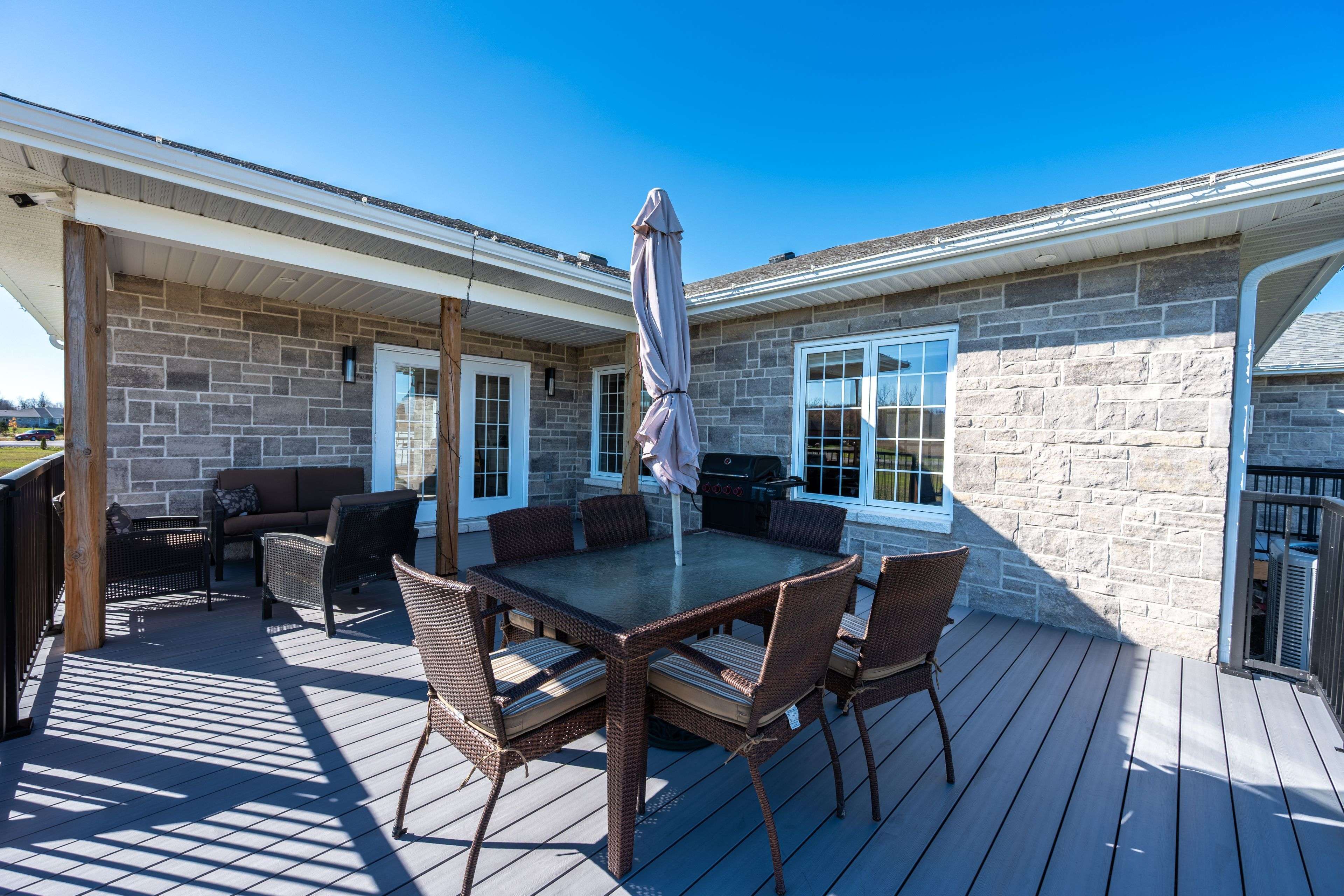 Kingston, ON K7L 0G2,103 Hineman ST