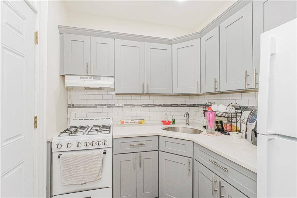 Brooklyn, NY 11219,946 Bay Ridge AVE