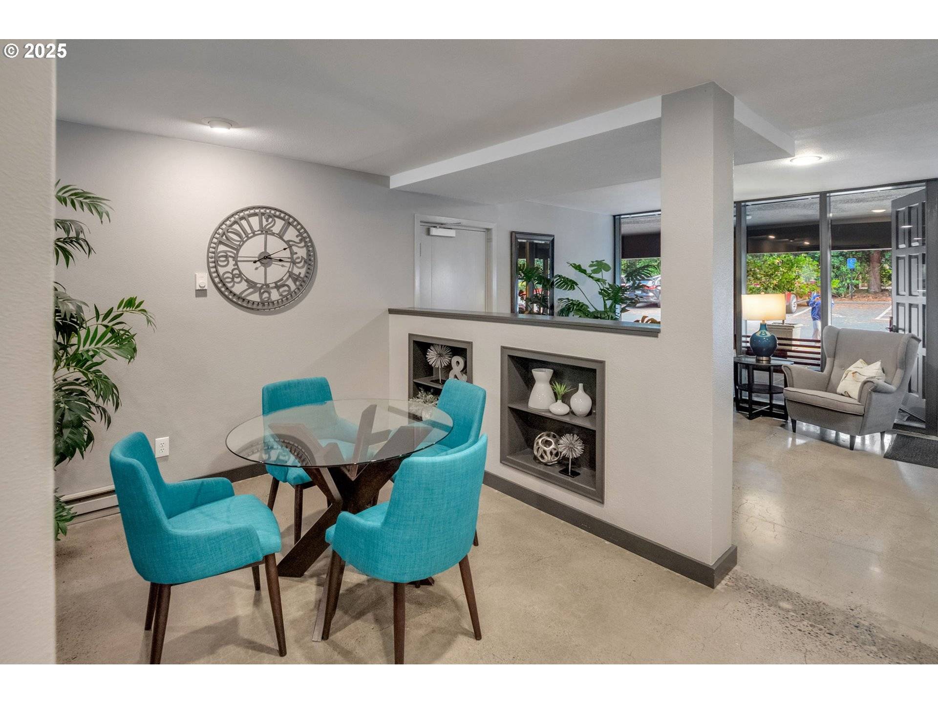 Lake Oswego, OR 97034,200 BURNHAM RD #200