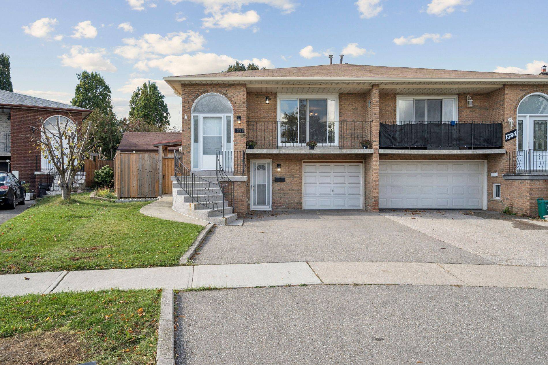 Mississauga, ON L4W 2E7,1596 Corkstone Glade