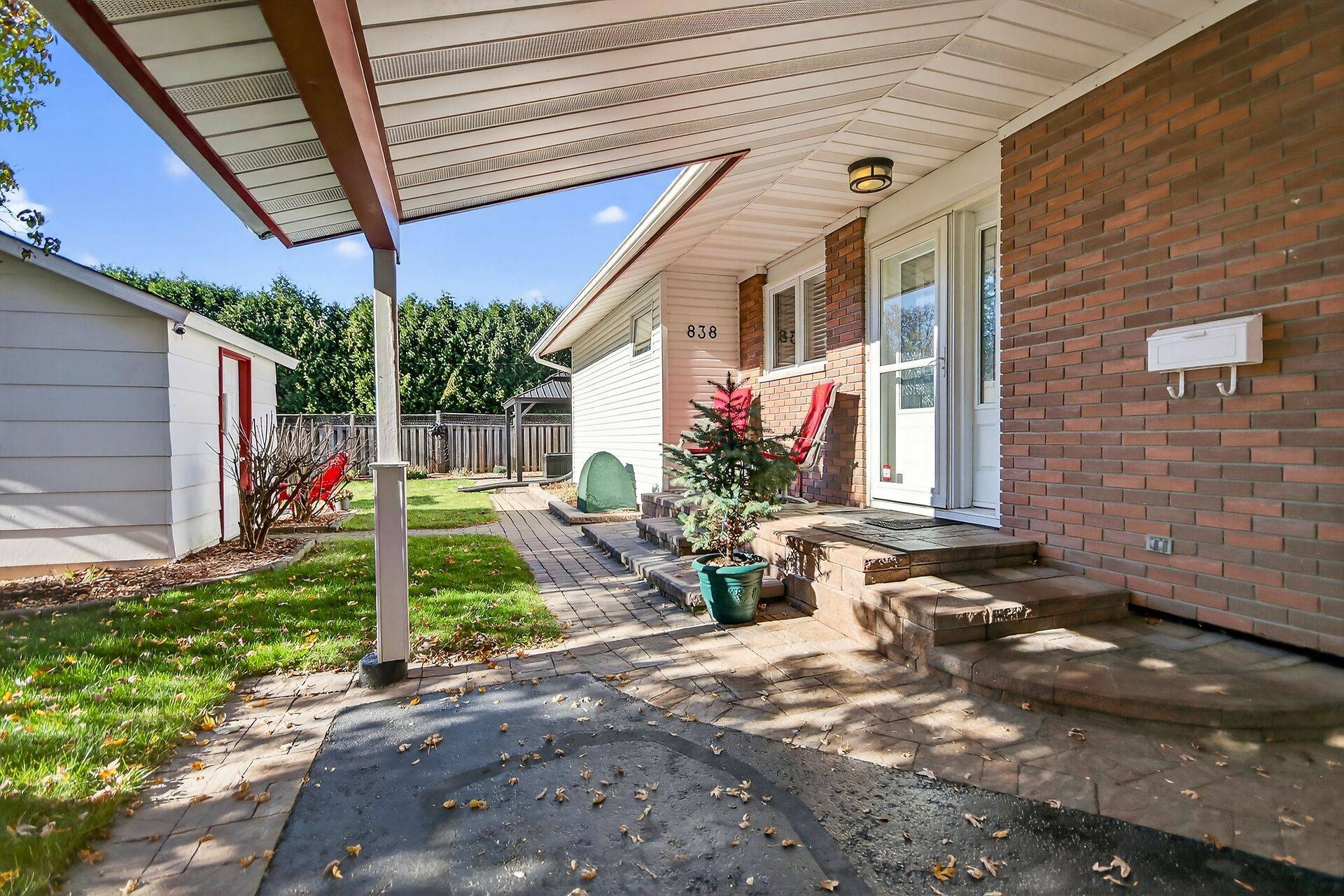 Orleans - Cumberland And Area, ON K1E 1B7,838 Balsam DR