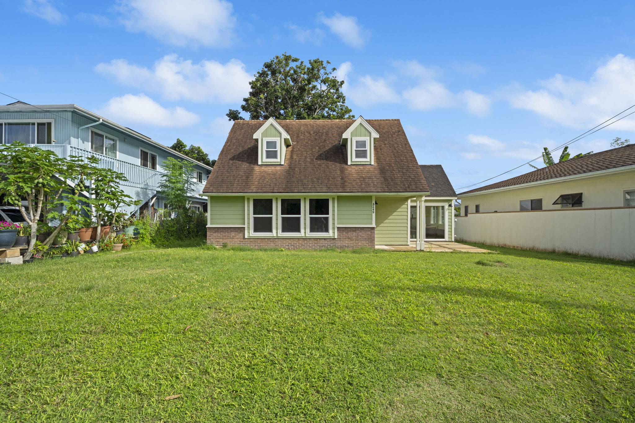 Kilauea, HI 96754,4249 MOMI ST