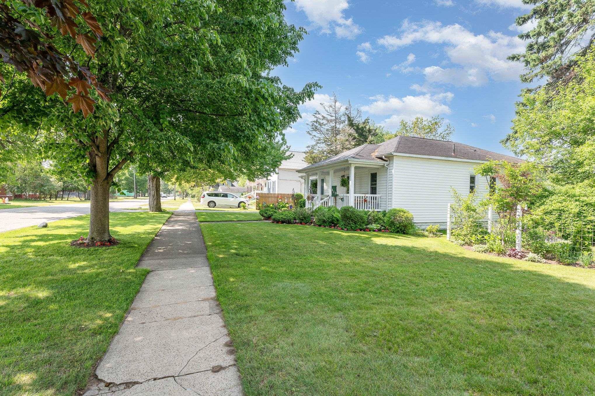 East Tawas, MI 48730,415 Church ST