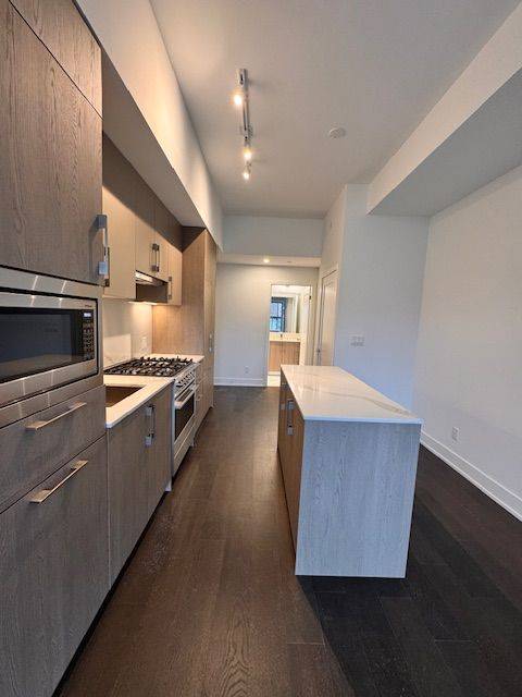 Toronto C03, ON M4S 0E6,8 Manor RD W #311