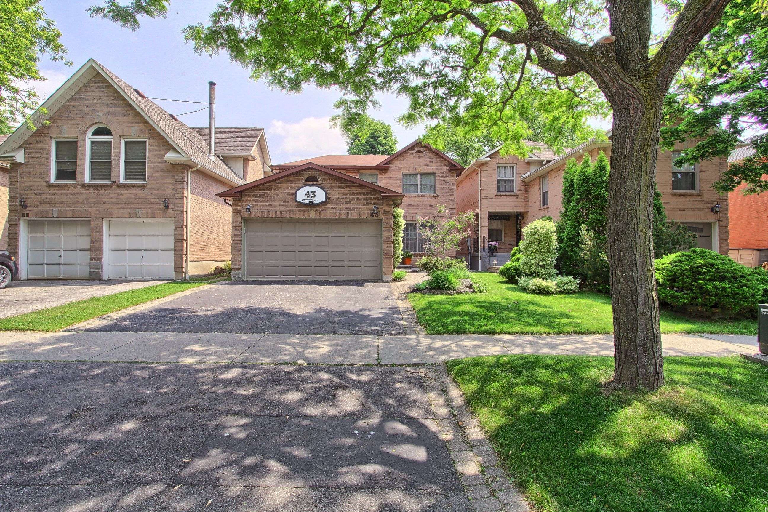 Ajax, ON L1T 1X8,43 Daniels CRES