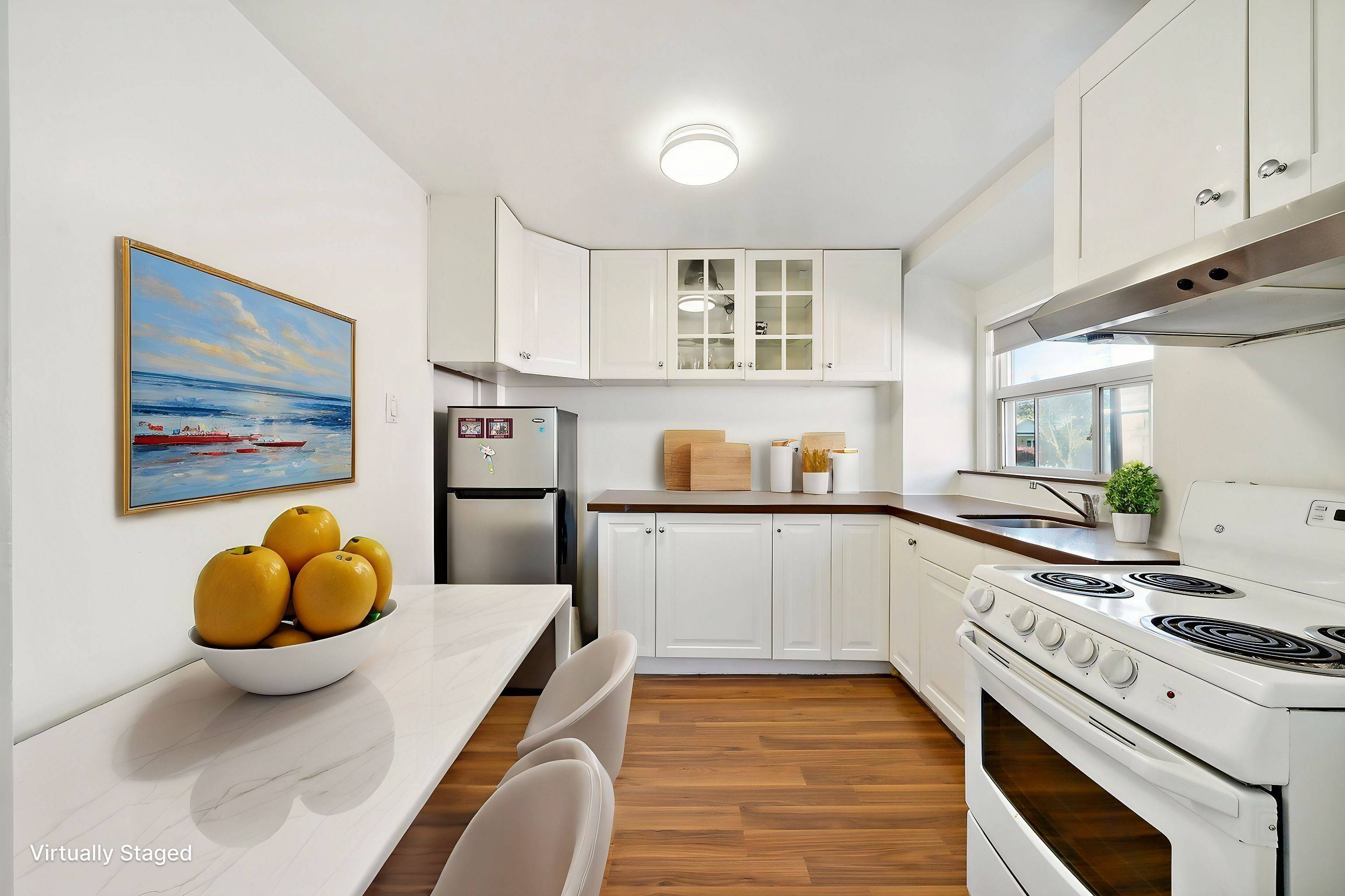 Toronto W09, ON M9P 2T3,681 Scarlett RD #Upper Level