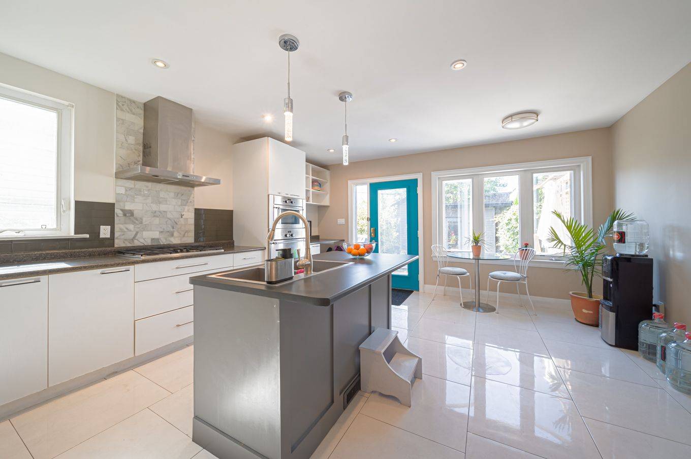 Toronto W02, ON M6N 3P5,258 Weston RD