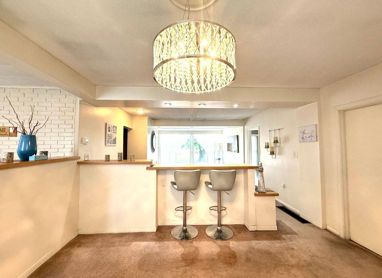 Hamilton, ON L8H 6V8,115 Beach BLVD