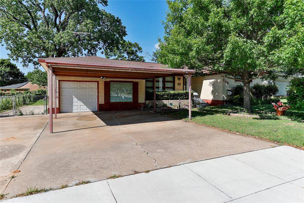 Bedford, TX 76022,205 Bedford Court E