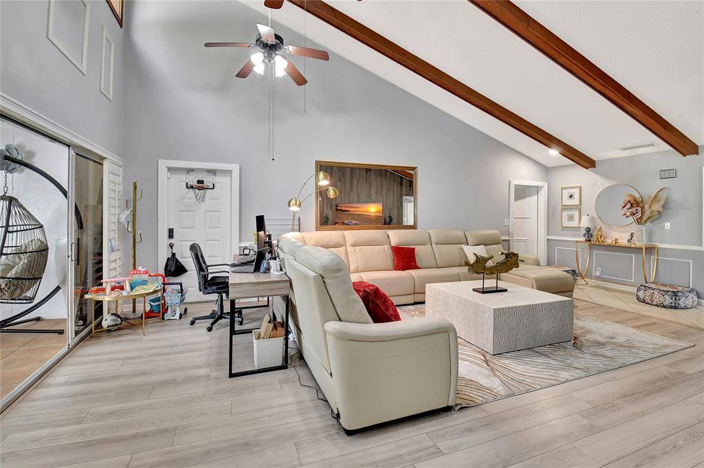 Boca Raton, FL 33433,6133 Old Court Rd #231