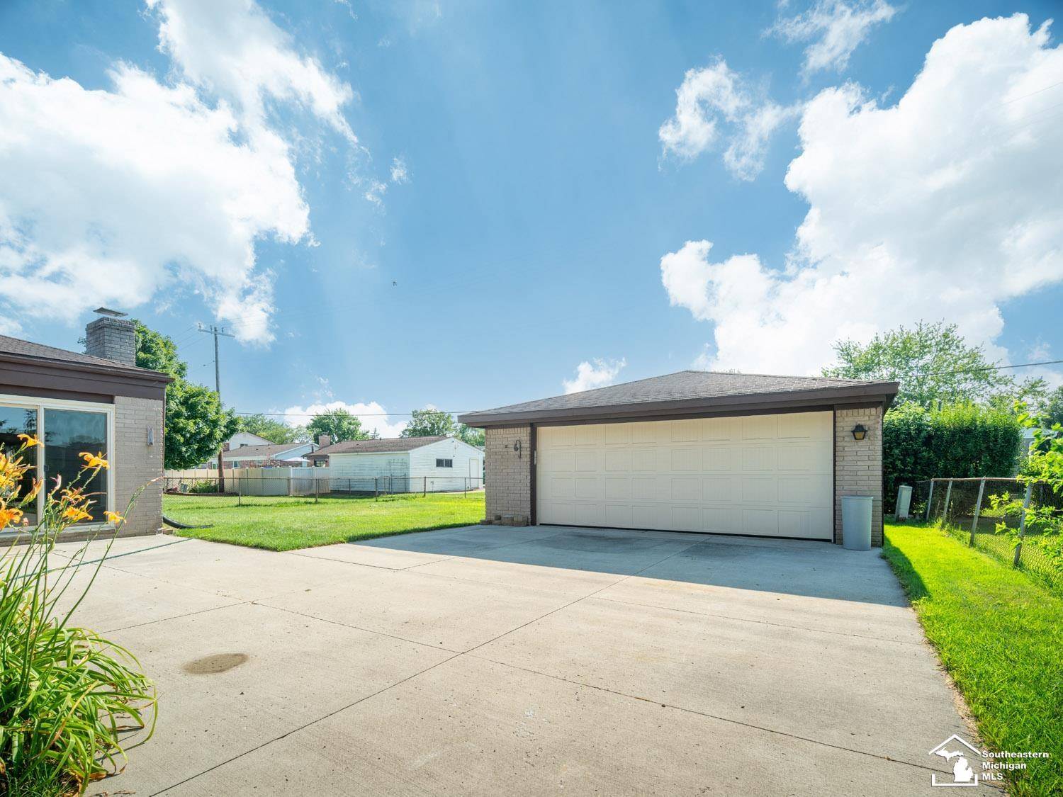 Brownstown Twp, MI 48183,27354 Oakcrest DR