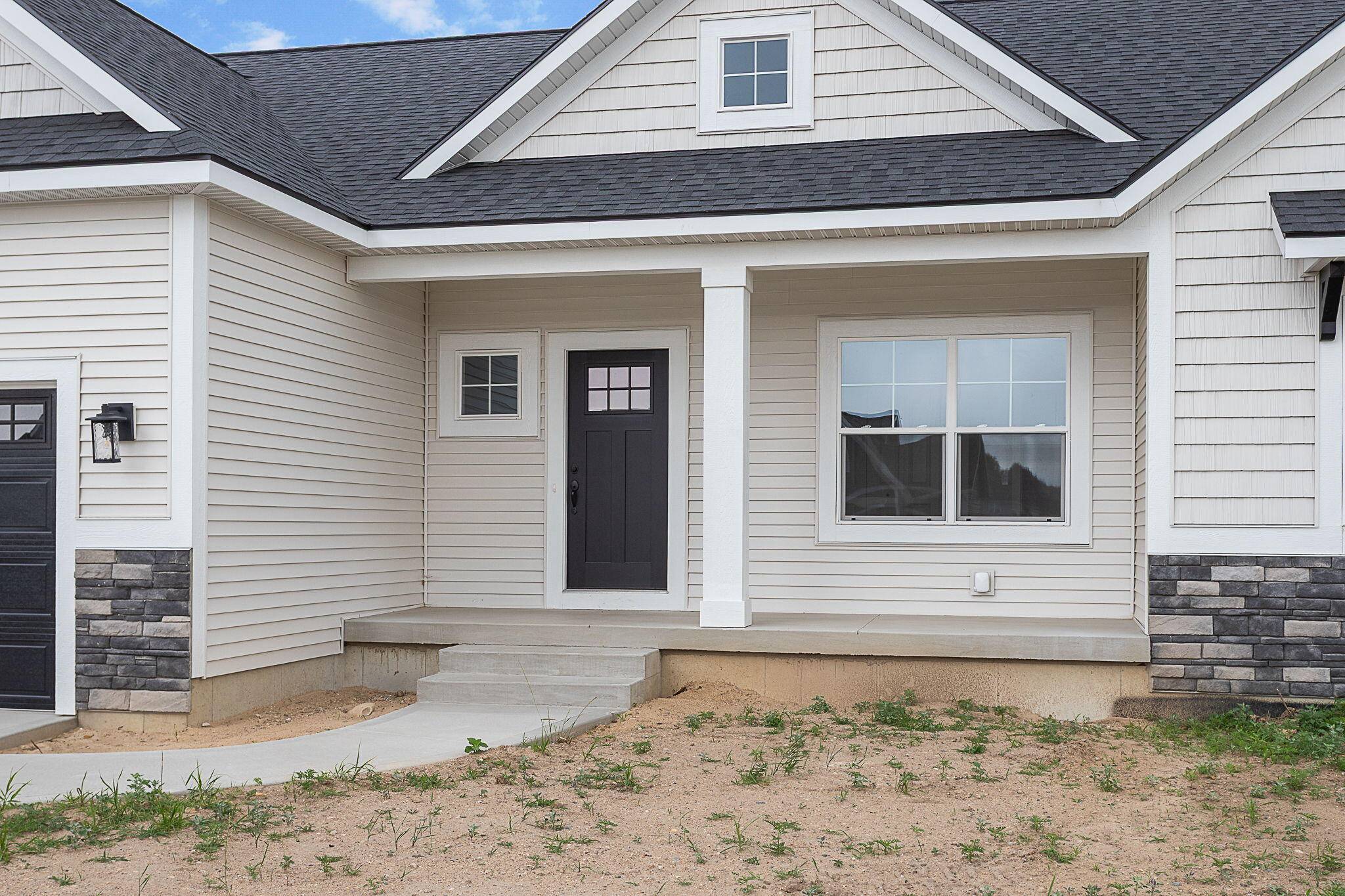 Holland, MI 49423,6153 Lake Wind AVE