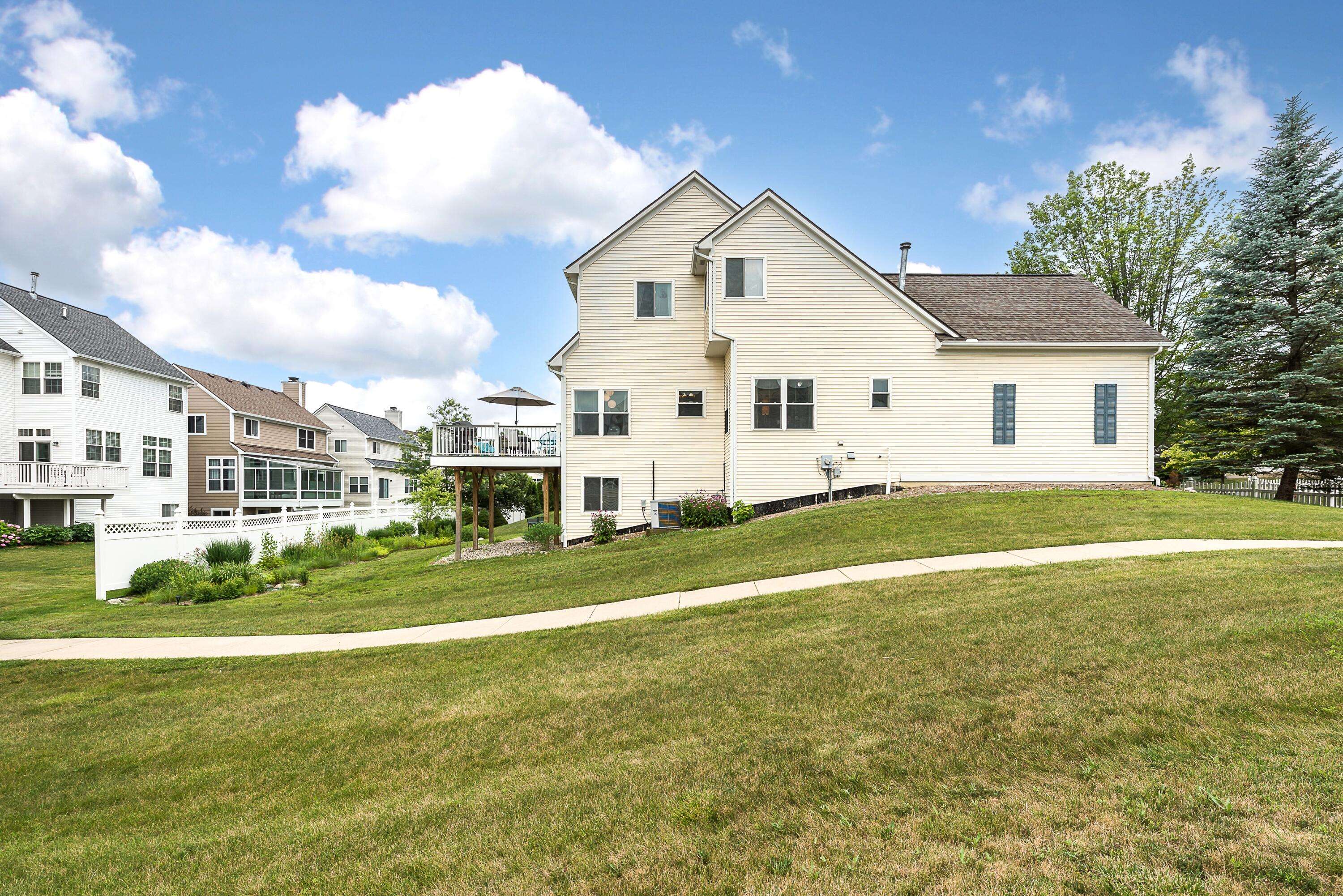 Ann Arbor, MI 48103,1327 Timmins DR