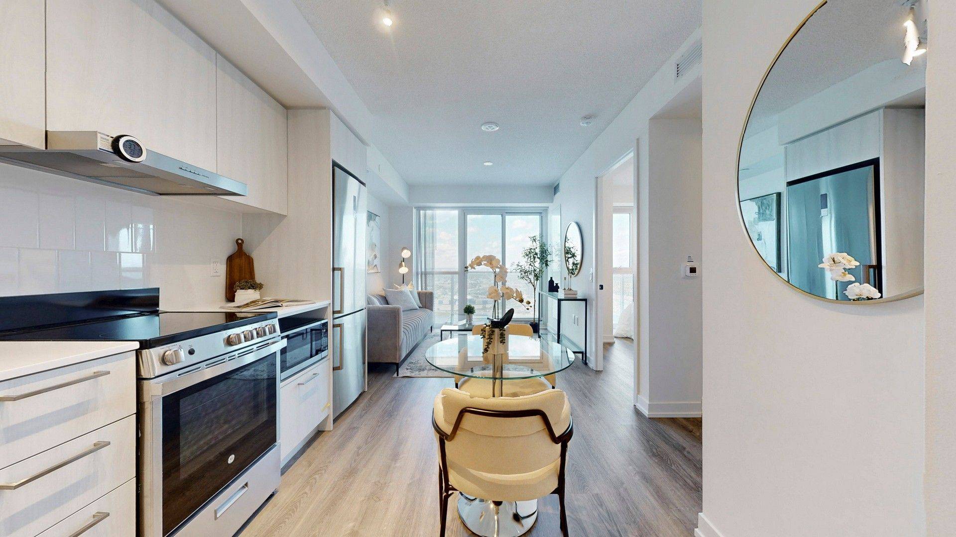 Vaughan, ON L4K 0P9,195 Commerce ST #4008