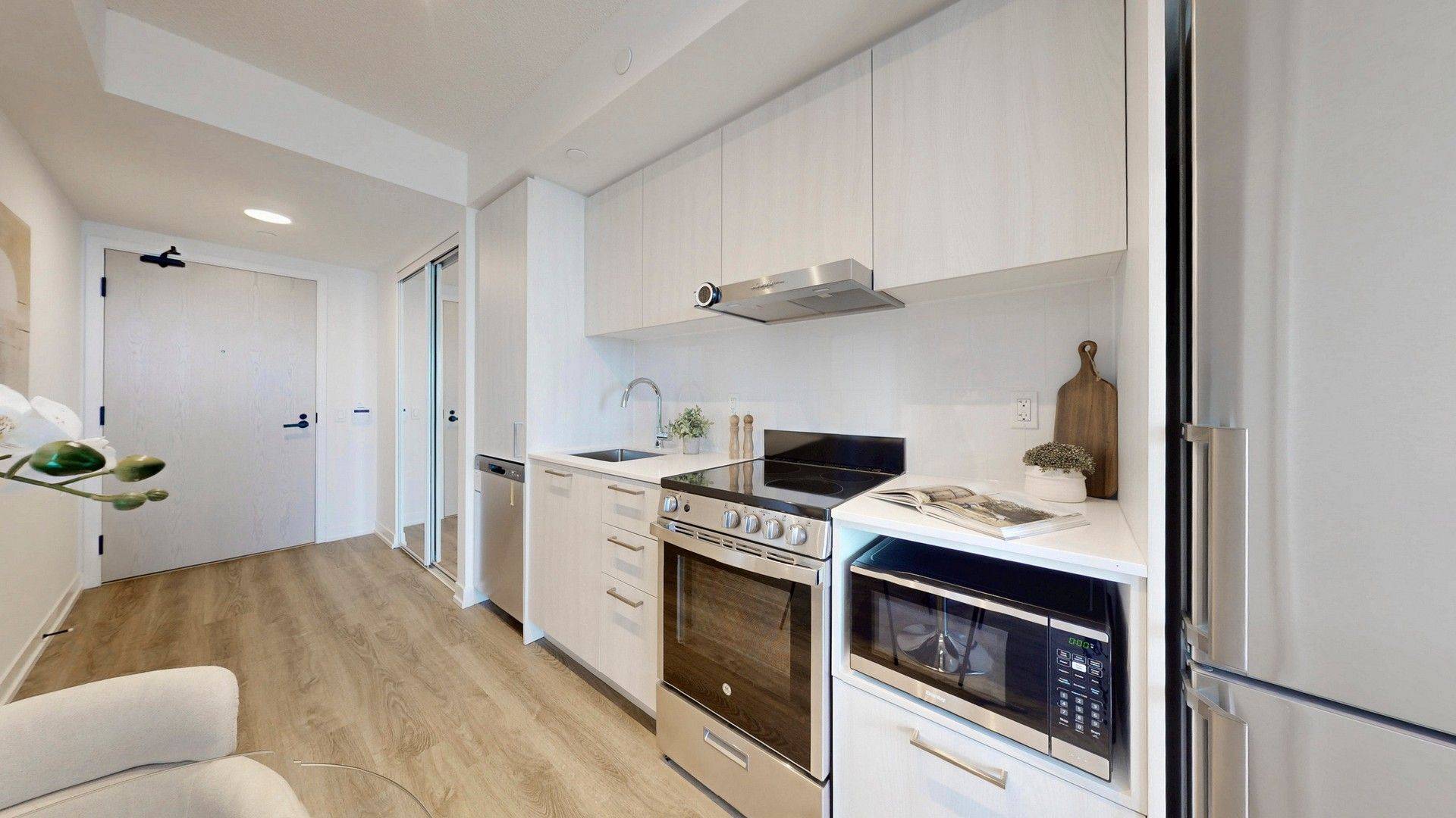 195 Commerce ST #4008, Vaughan, ON L4K 0P9