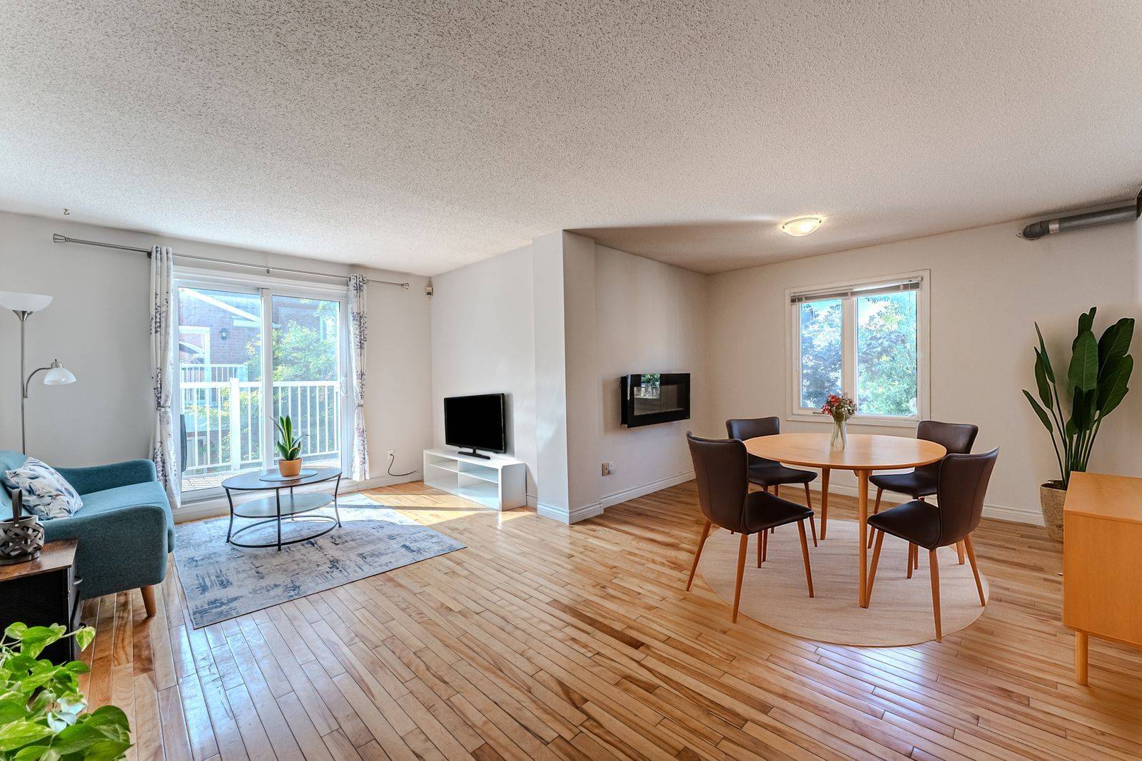 Barrie, ON L4N 7L5,508 Essa RD #52