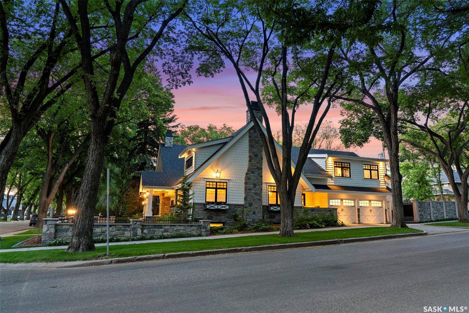 Saskatoon, SK S7M 0A4,334 Saskatchewan CRESCENT W