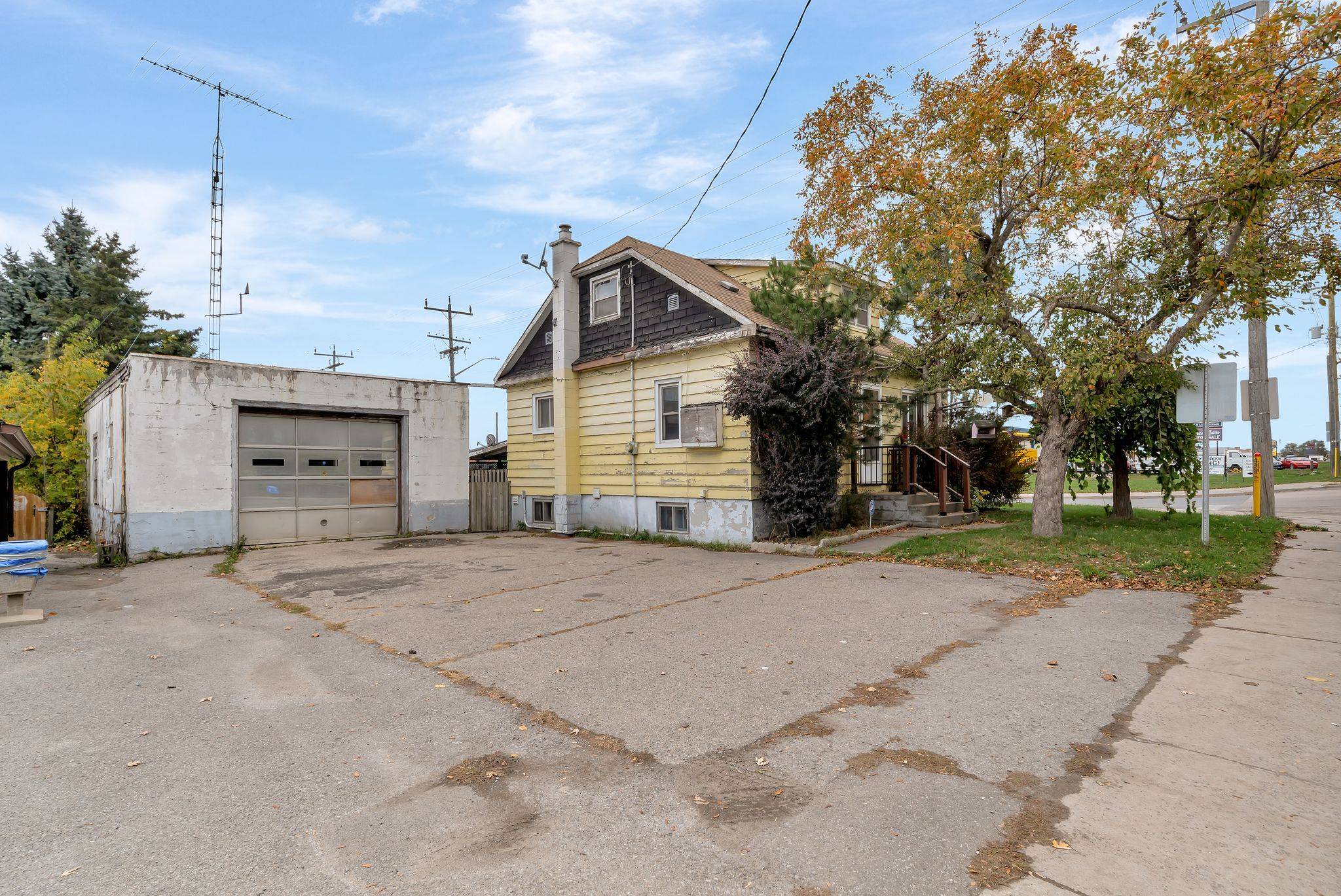 Quinte West, ON K8V 2T9,336 Sidney ST