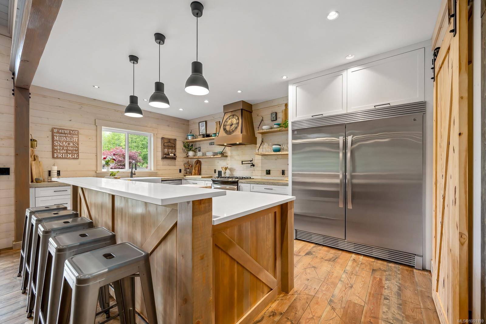 Black Creek, BC V9J 1A5,8899 HENDERSON Ave