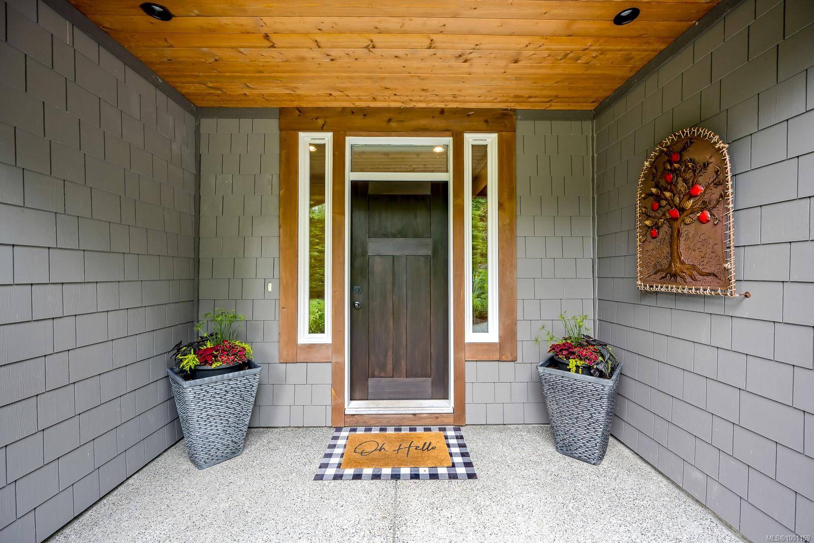 Black Creek, BC V9J 1A5,8899 HENDERSON Ave