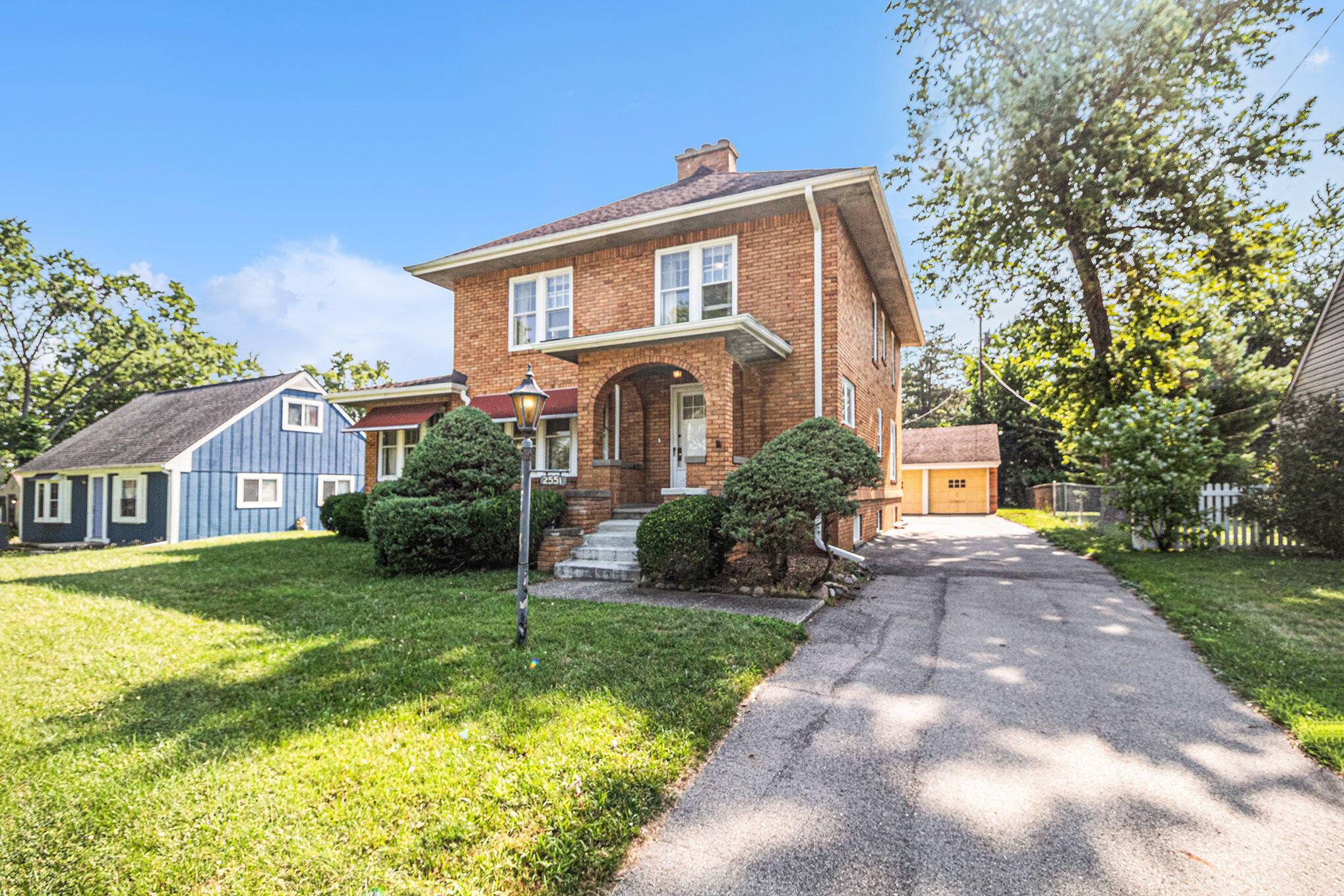 Ann Arbor, MI 48104,2551 Elmwood AVE