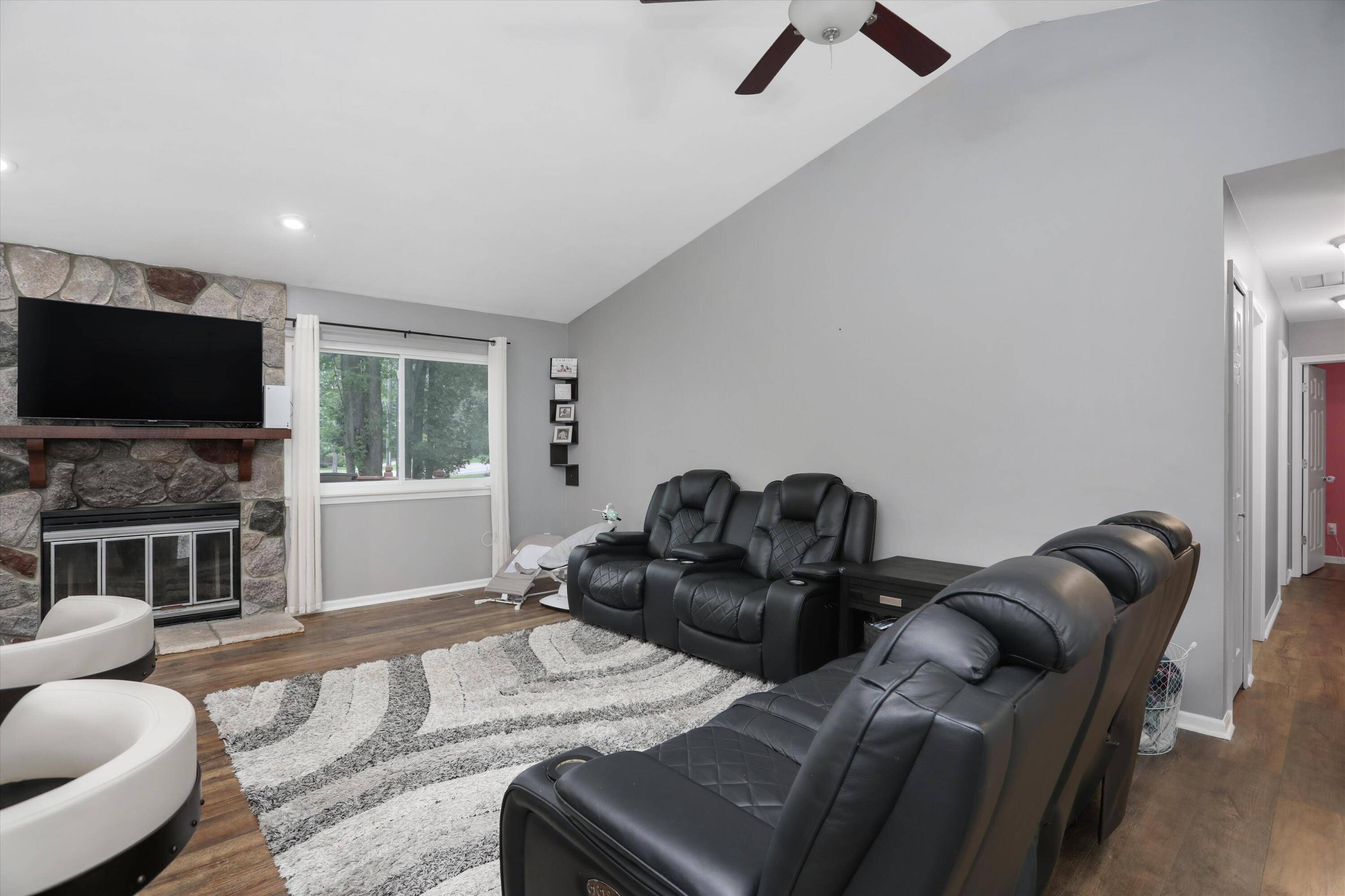 Wixom, MI 48393,1501 Kings Crown CT