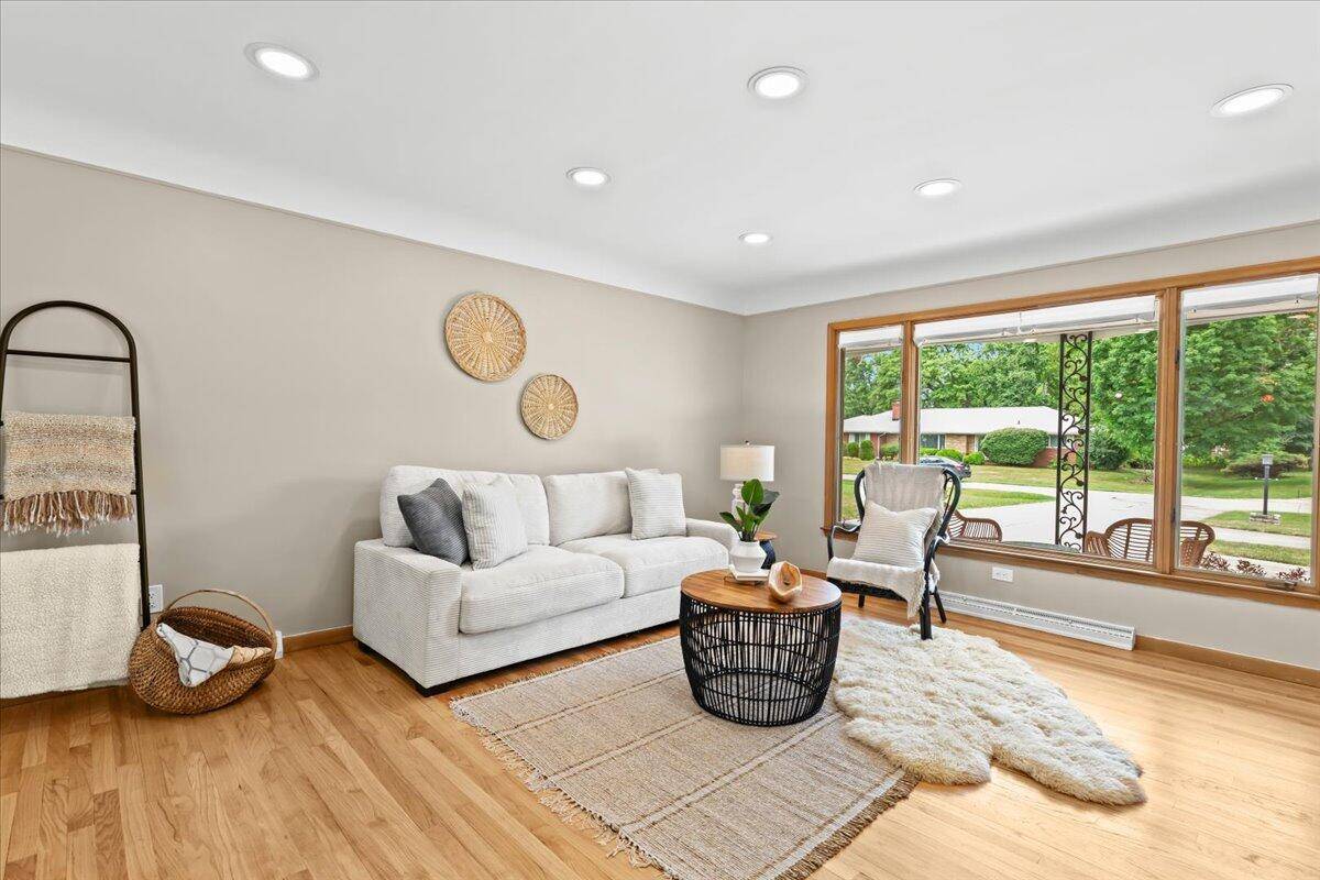 Lathrup Village, MI 48076,18661 Middlesex AVE