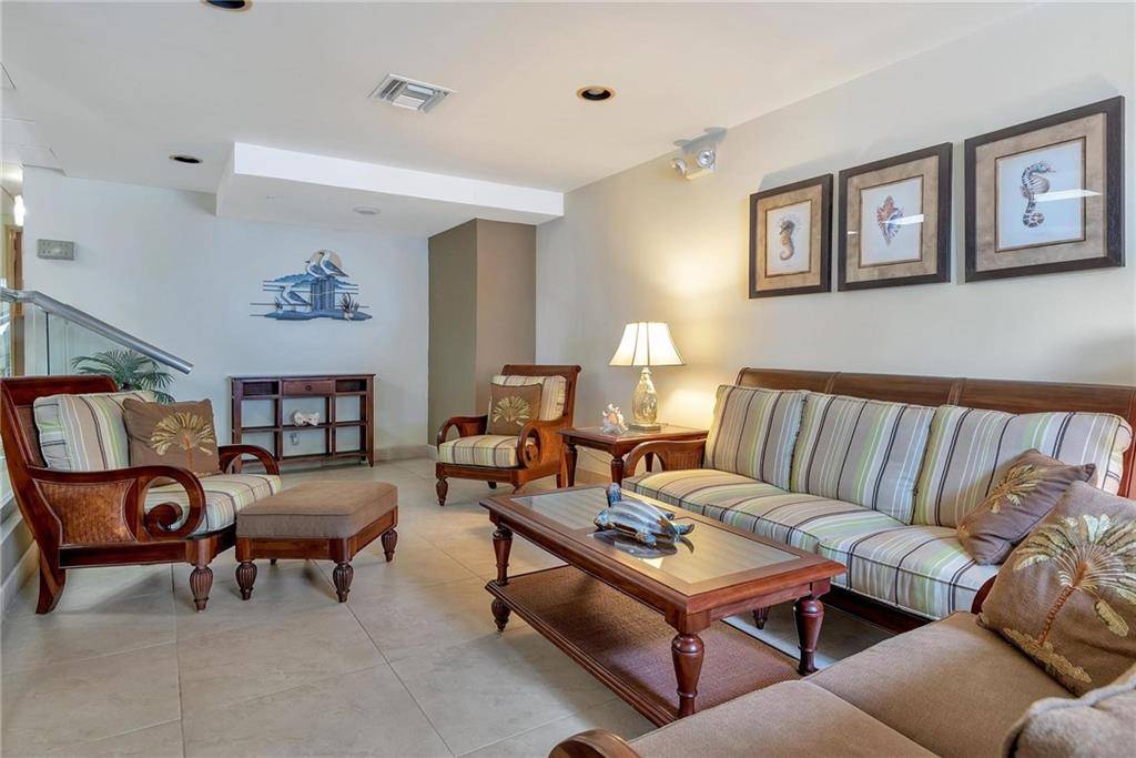 Pompano Beach, FL 33062,1009 N Ocean Blvd #104