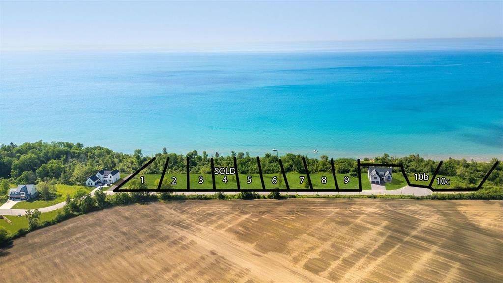 Plympton-wyoming, ON N0N 1E0,7049 BLUE COASTS HEIGHTS N/A