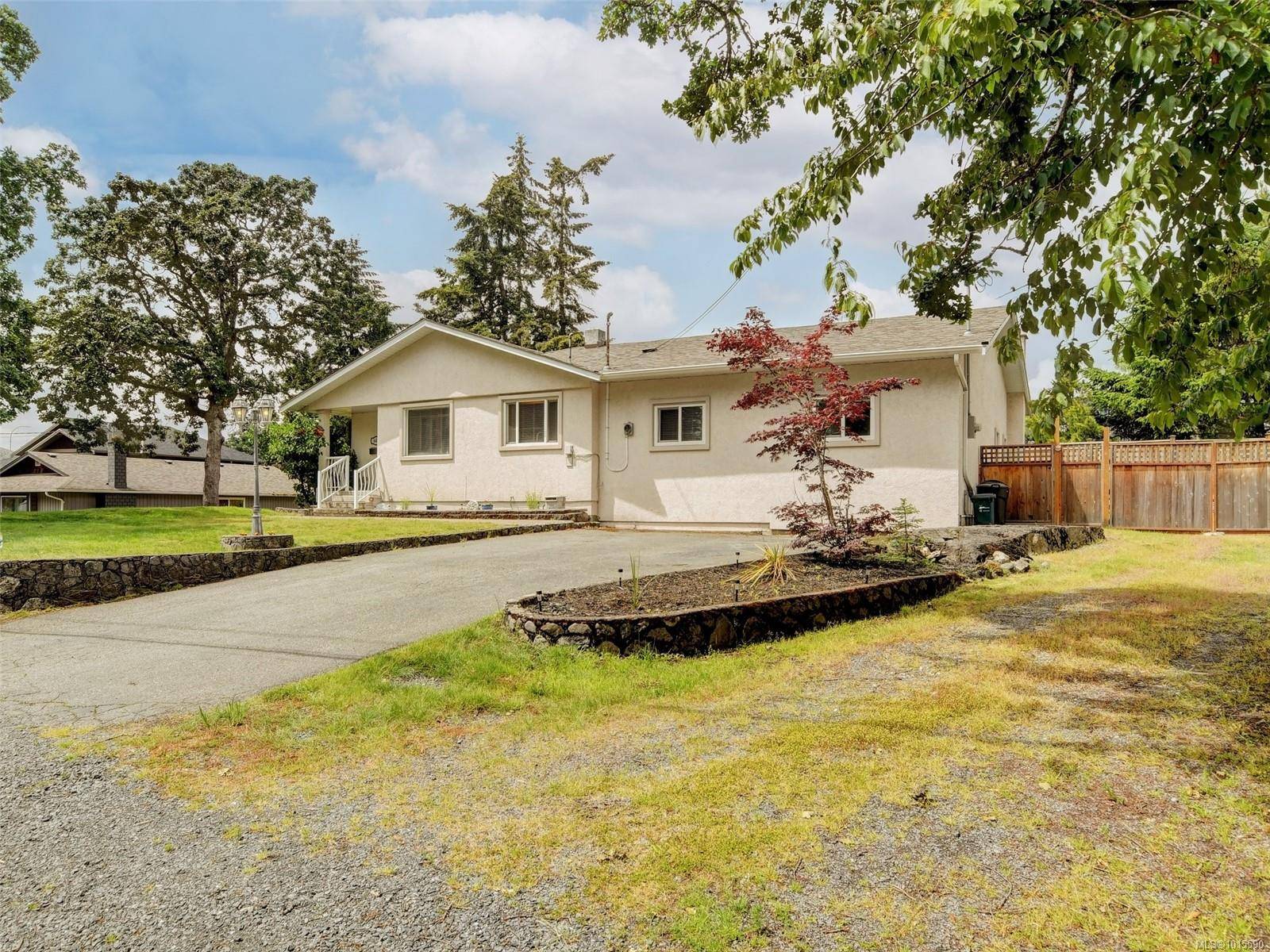 Langford, BC V9B 3E9,640 Strandlund Ave