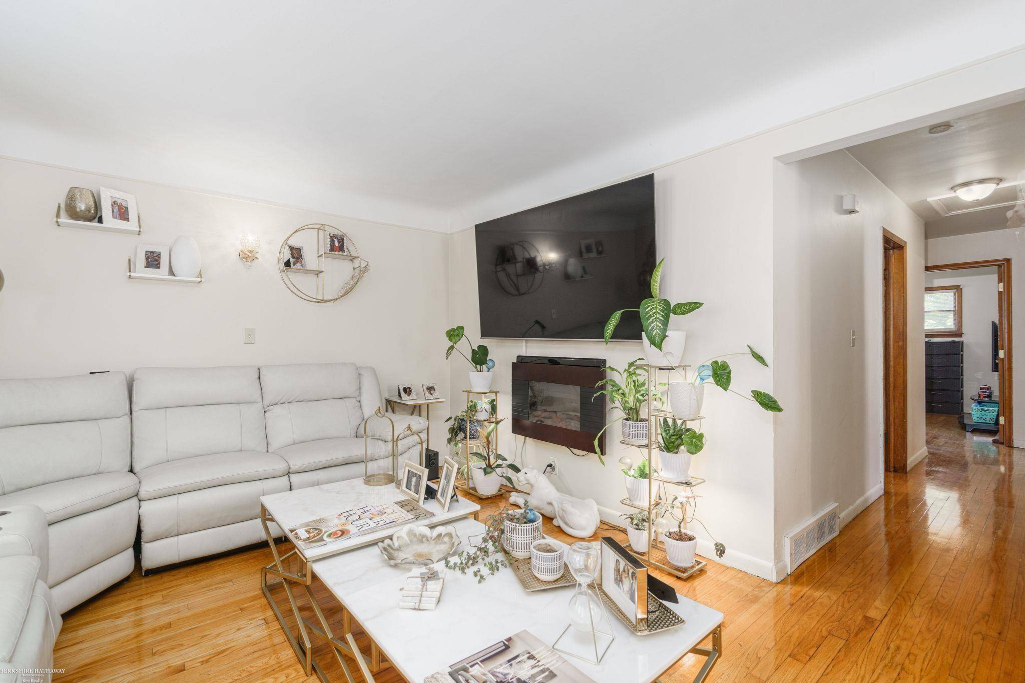 Eastpointe, MI 48021,22113 Pleasant AVE