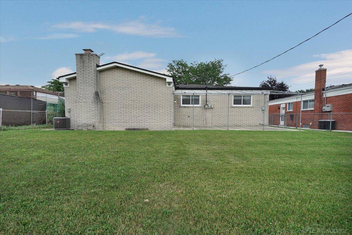 Sterling Heights, MI 48312,35203 Eden Park DR