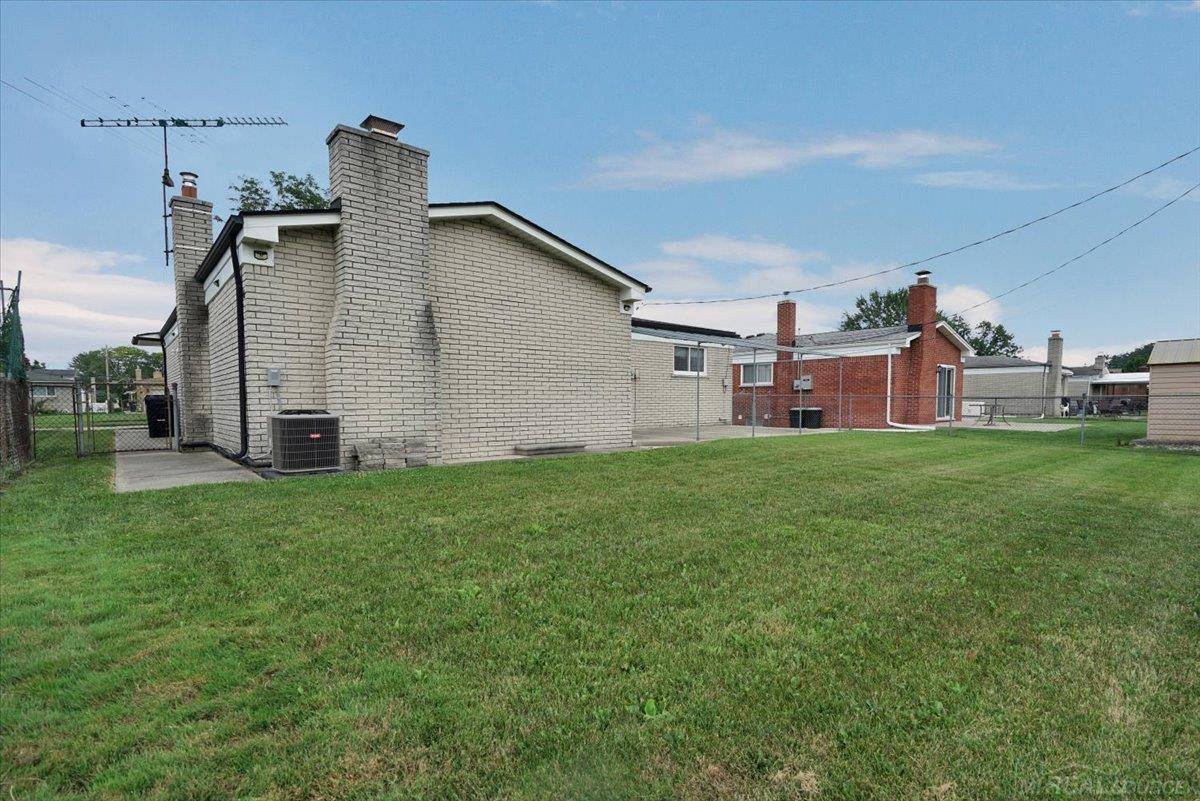 Sterling Heights, MI 48312,35203 Eden Park DR