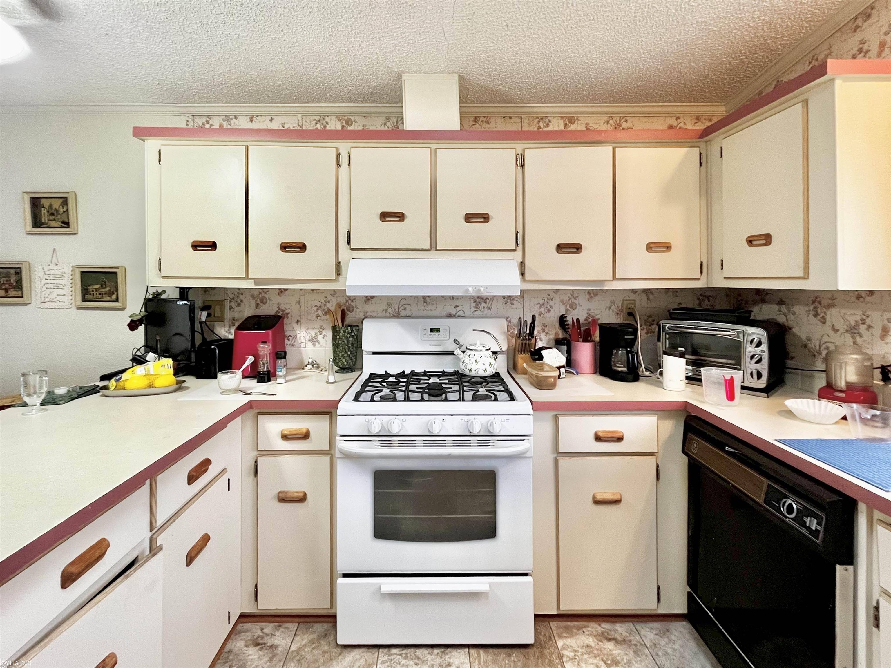 Clinton Township, MI 48036,20810 Gaslight DR