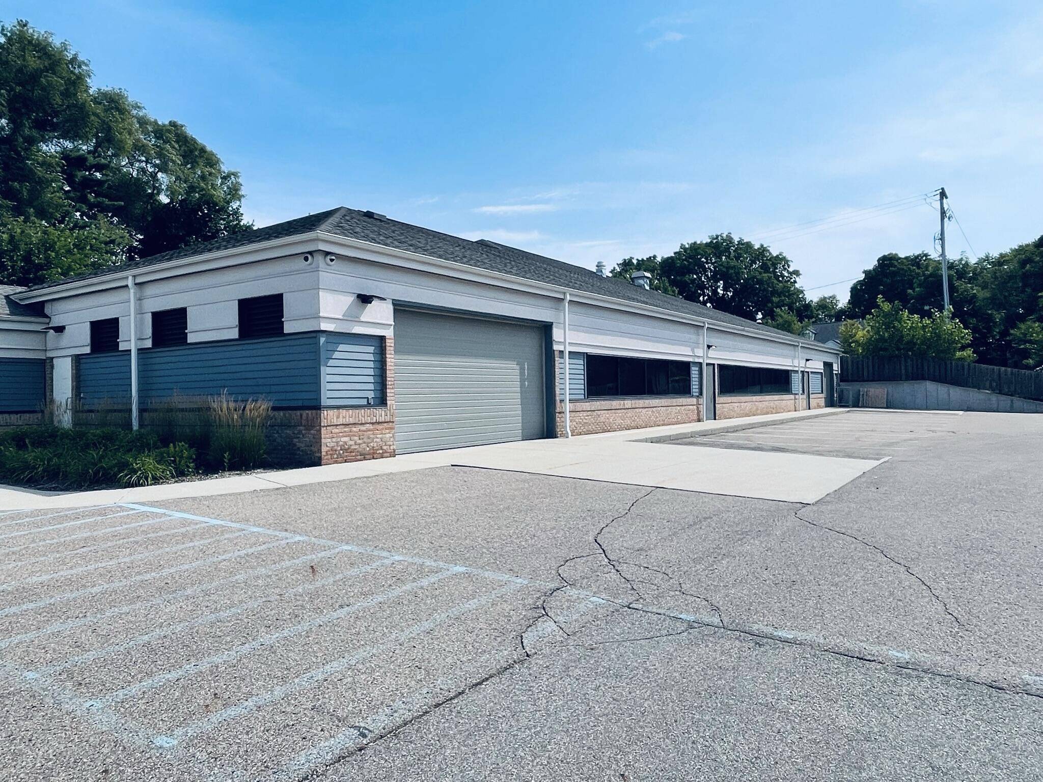 MI 49001,1725 S Park ST