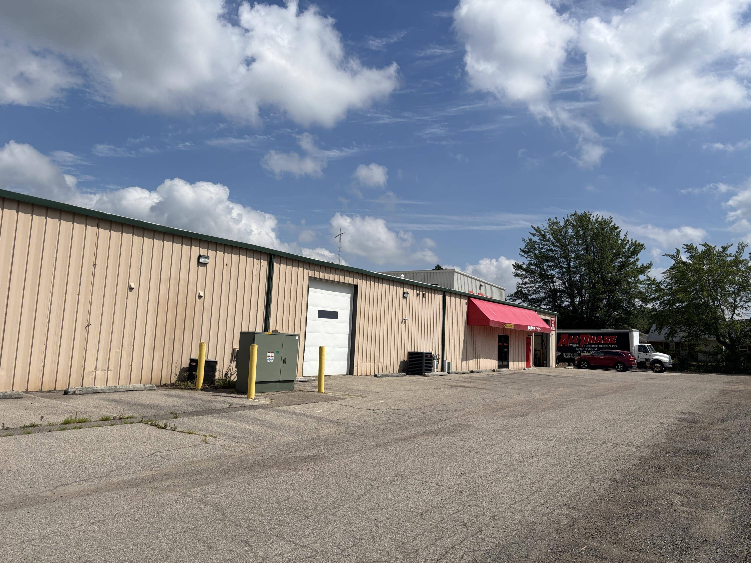 MI 49022,1160 E Napier AVE