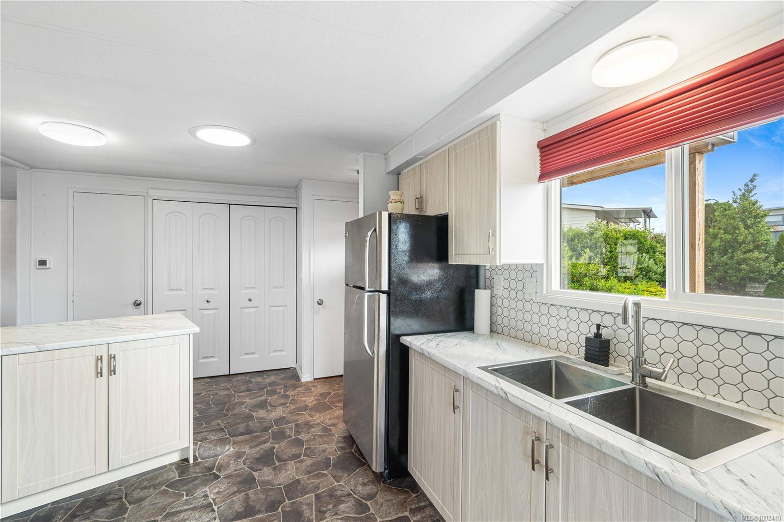 Nanaimo, BC V9T 6P9,6325 Metral Dr #63