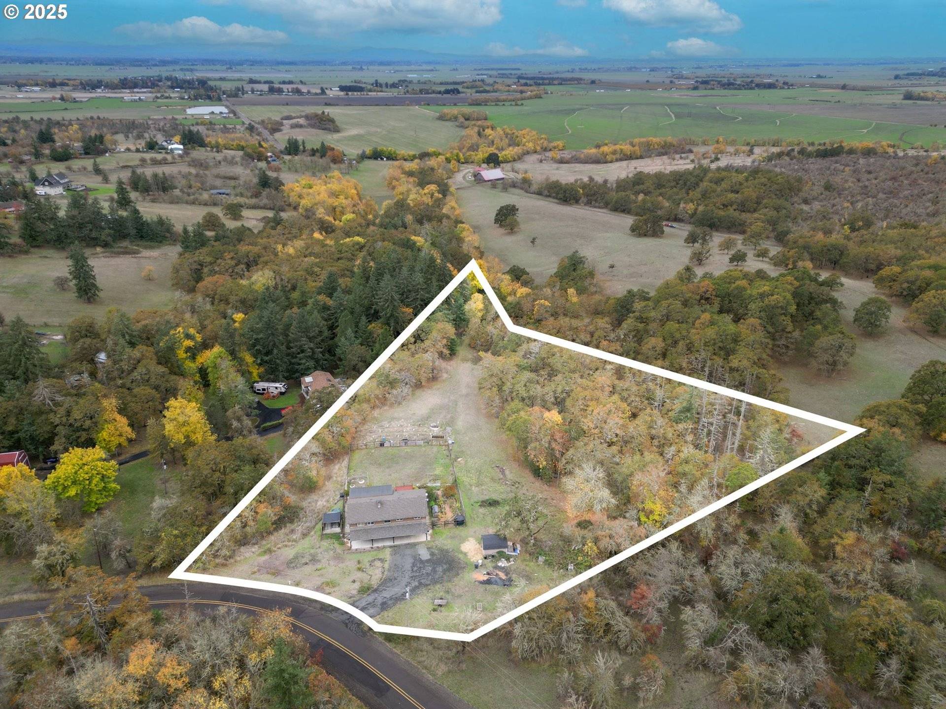 Harrisburg, OR 97446,33781 MOUNT TOM DR