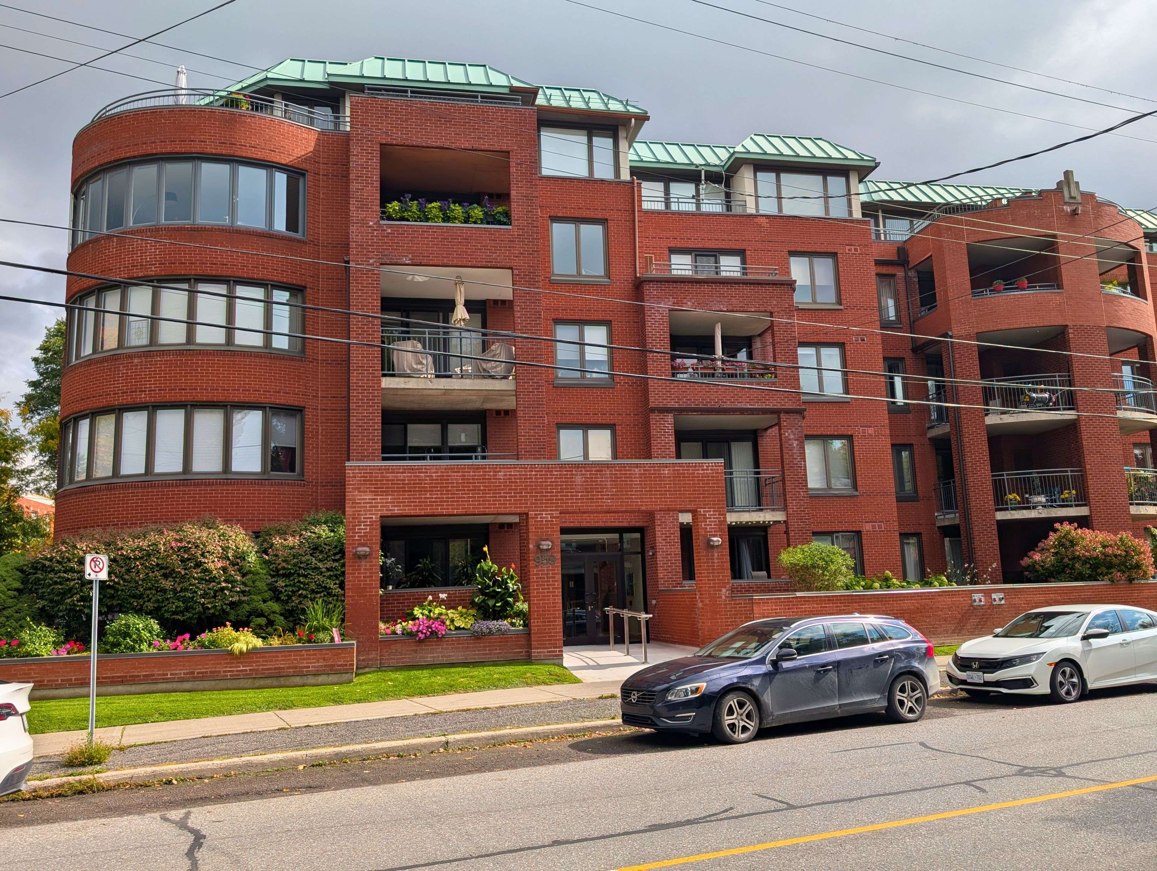 Overbrook - Castleheights And Area, ON K1K 3V3,959 NORTH RIVER RD #109