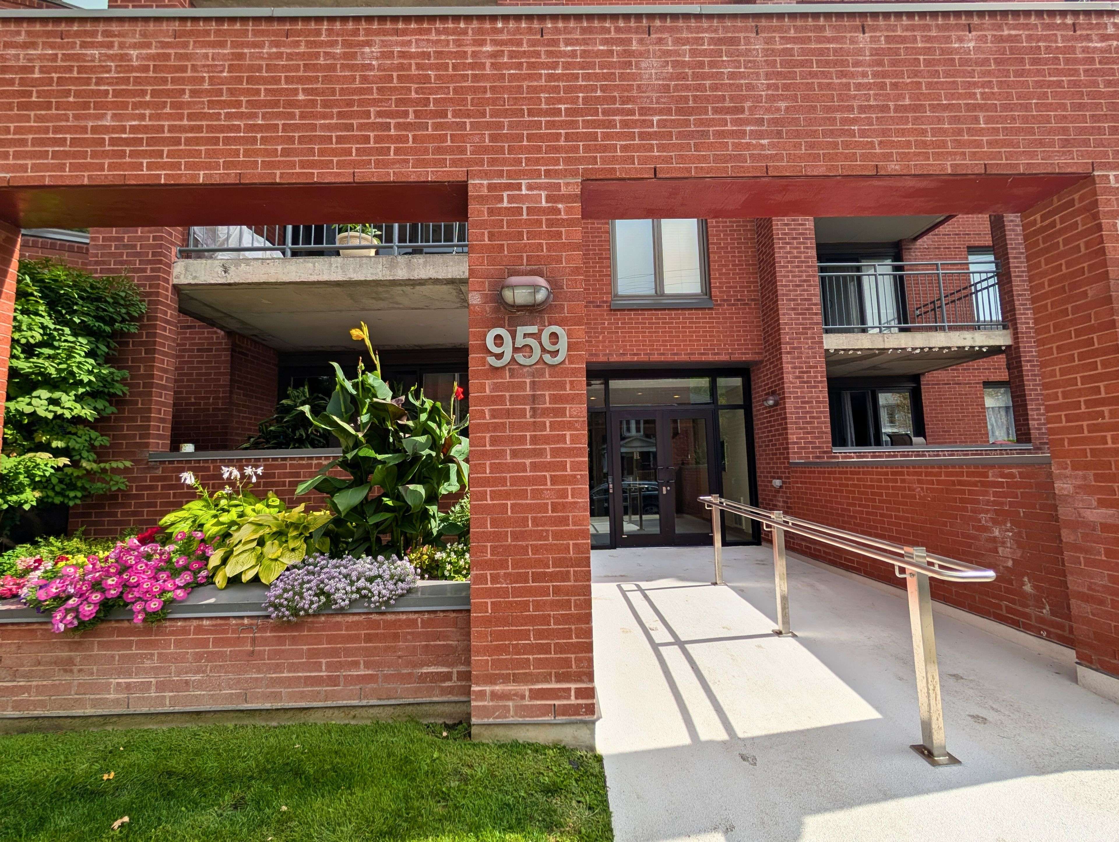 Overbrook - Castleheights And Area, ON K1K 3V3,959 NORTH RIVER RD #109