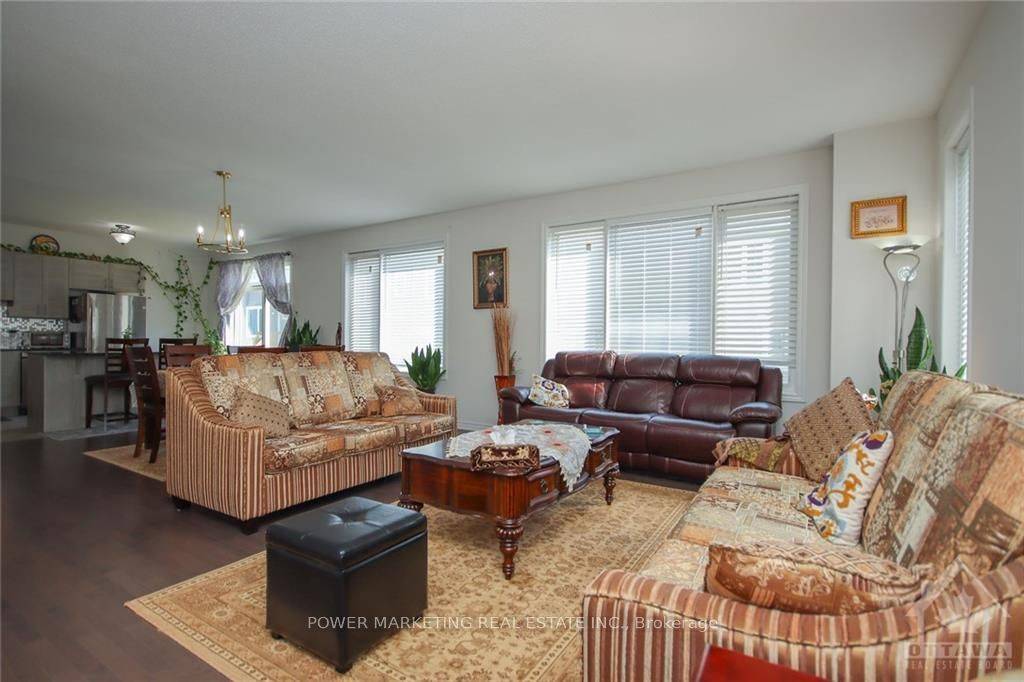 Orleans - Convent Glen And Area, ON K1W 0M9,339 LAMARCHE AVE