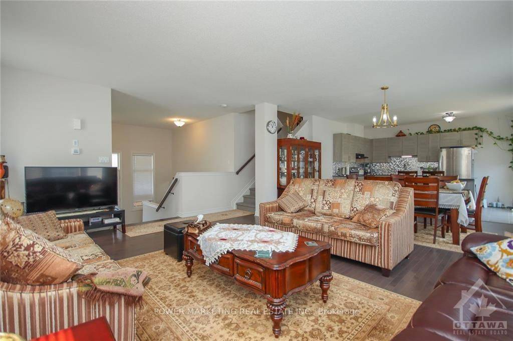 Orleans - Convent Glen And Area, ON K1W 0M9,339 LAMARCHE AVE