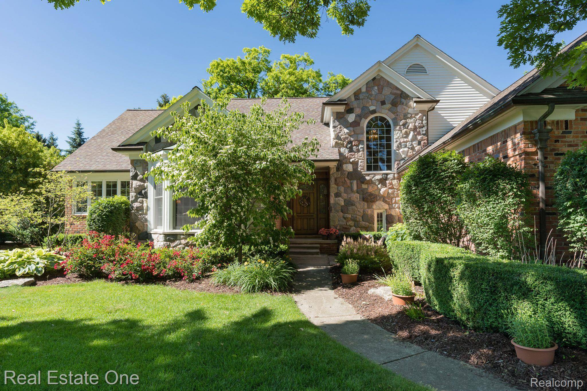 Rochester, MI 48307,1531 Stony Creek DR