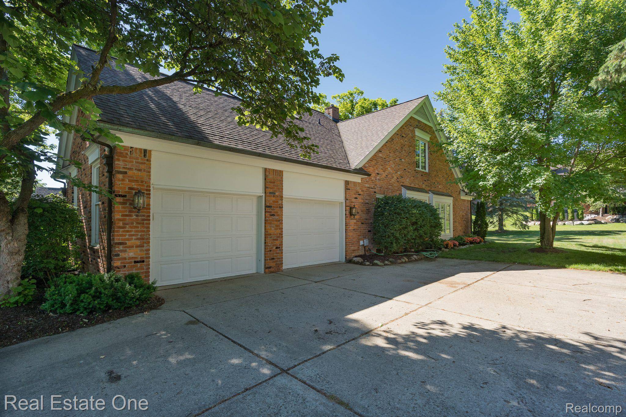 Rochester, MI 48307,1531 Stony Creek DR