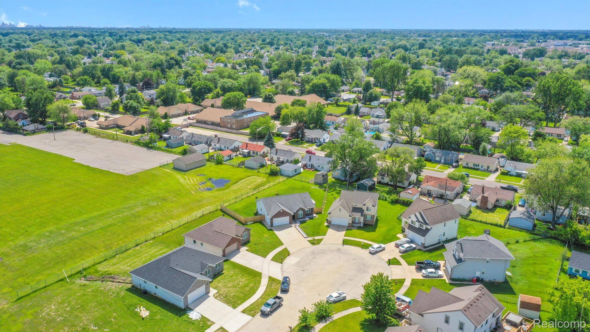 Roseville, MI 48066,16220 Guest CT