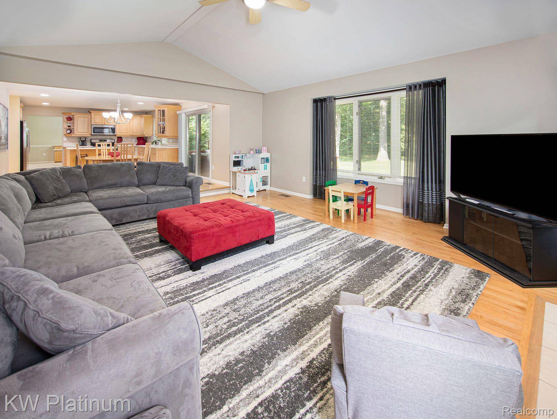 Rochester Hills, MI 48309,3355 THORNBERRY RD