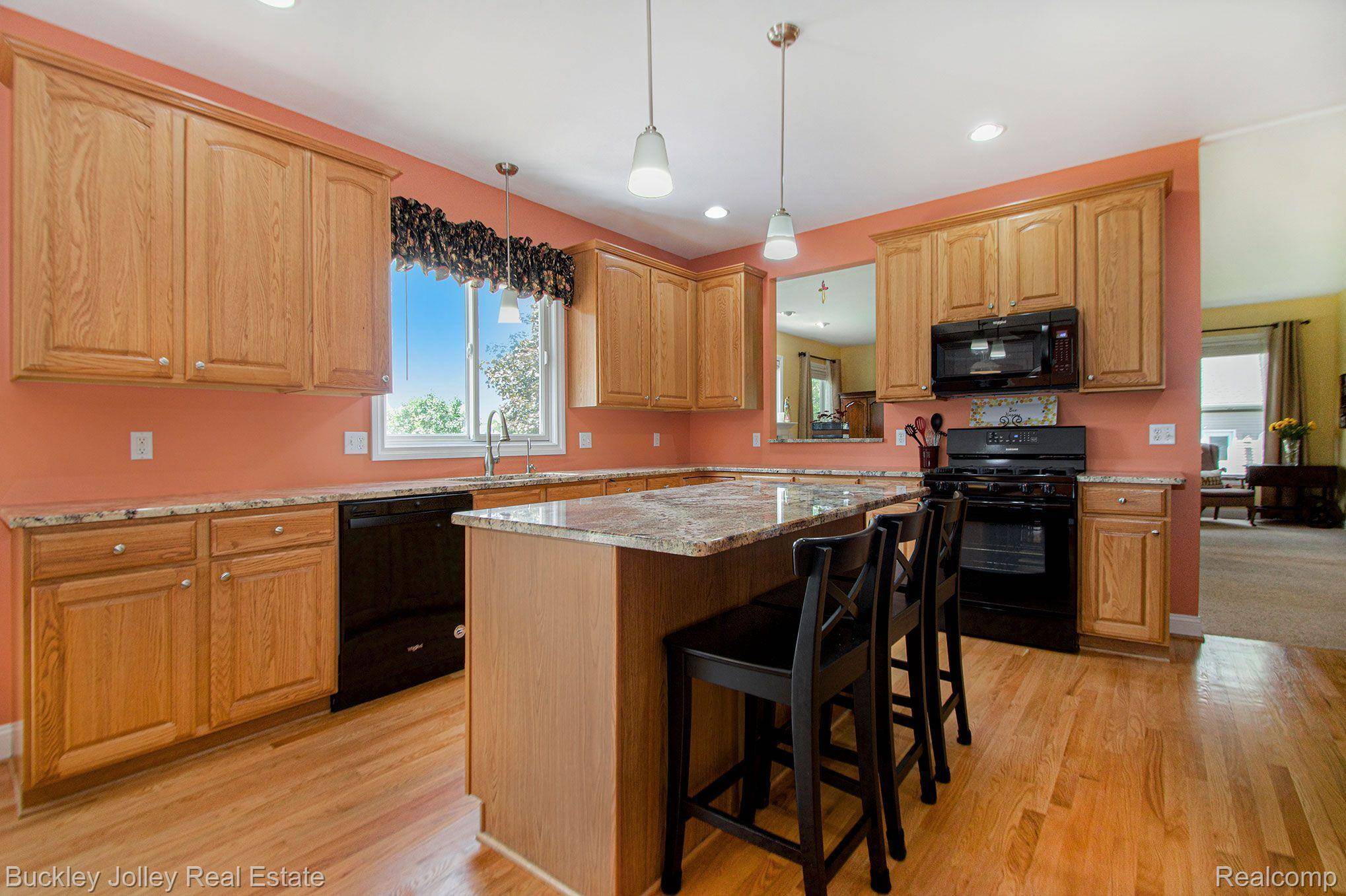 Brighton, MI 48116,9404 WENDOVER CT