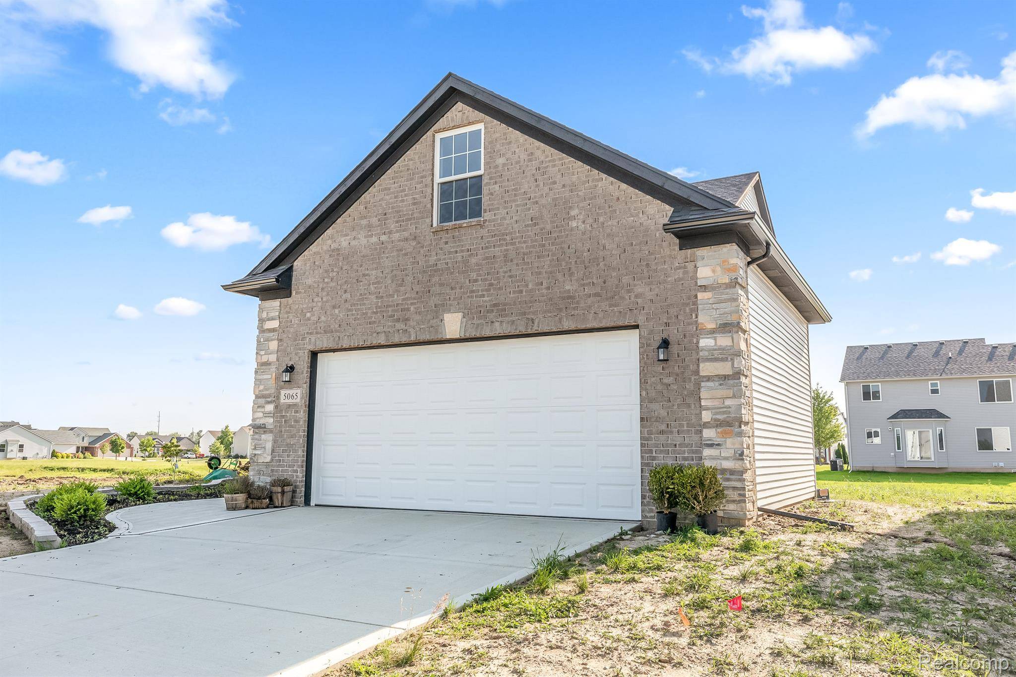 Dundee, MI 48131,5065 WILSHIRE DR